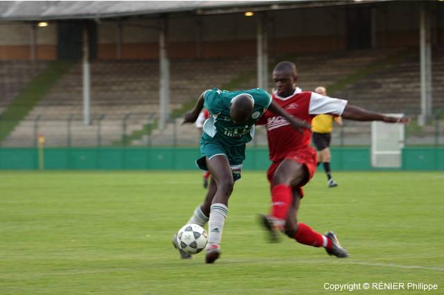 Red Star - Saint Genevi&egrave;ve-des-Bois