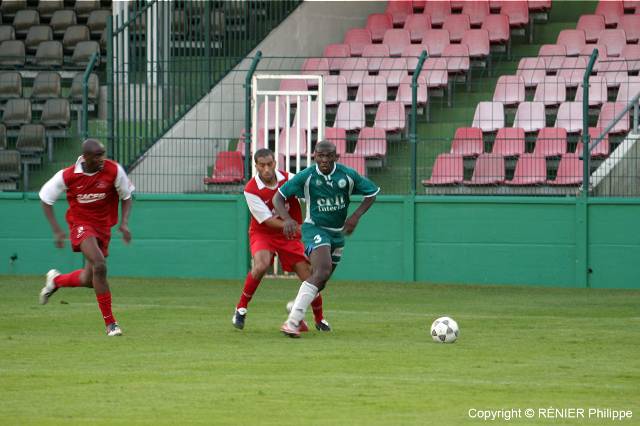 Red Star - Saint Genevi&egrave;ve-des-Bois