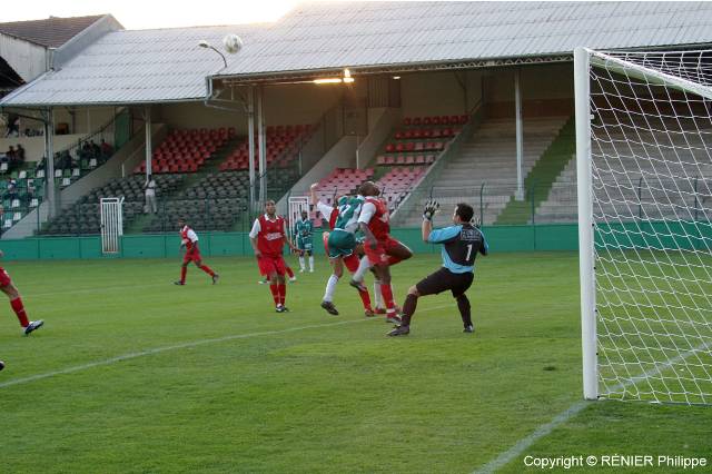 Red Star - Saint Genevi&egrave;ve-des-Bois