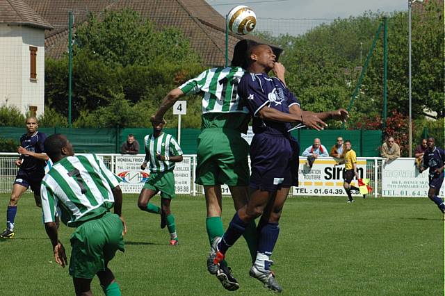 Le M&eacute;e Sports - Red Star