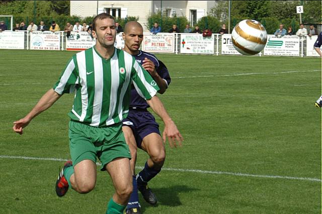Le M&eacute;e Sports - Red Star