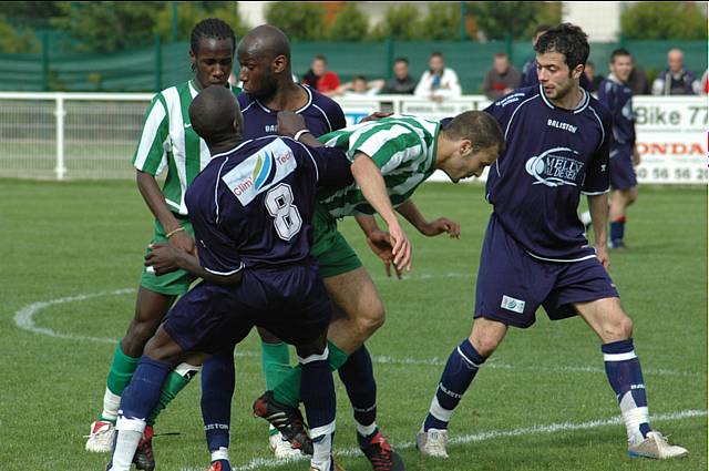 Le M&eacute;e Sports - Red Star