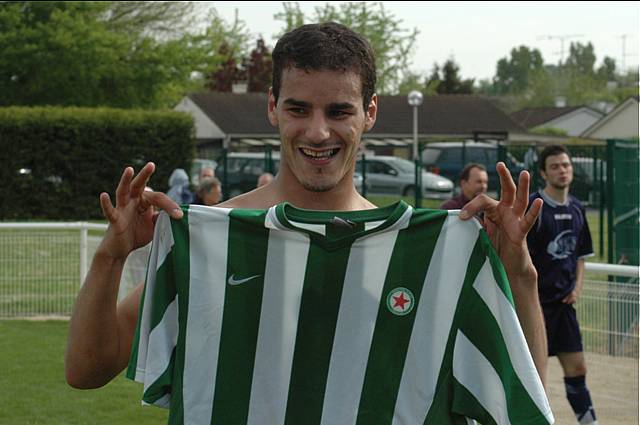 Le M&eacute;e Sports - Red Star