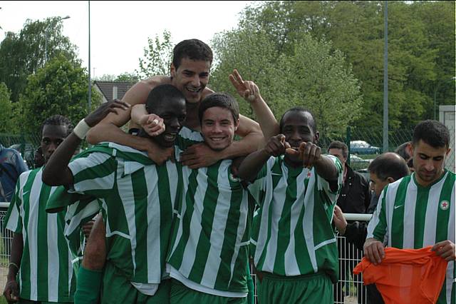 Le M&eacute;e Sports - Red Star