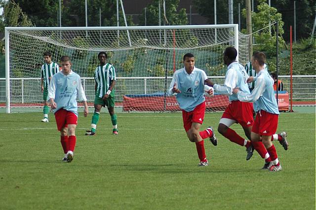 Br&eacute;tigny - Red Star