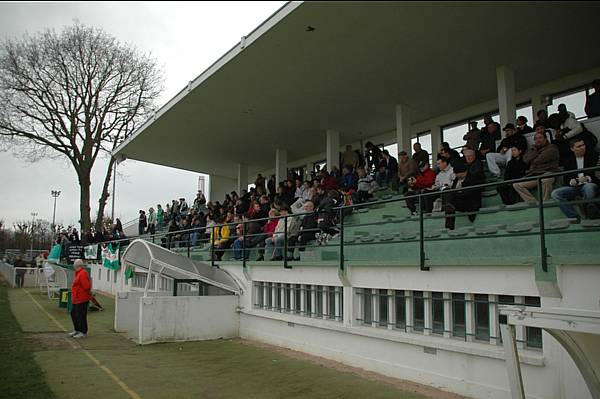 Le 4 mars, le calme r�gnait au Camp des Loges avant l�arriv�e de hooligans