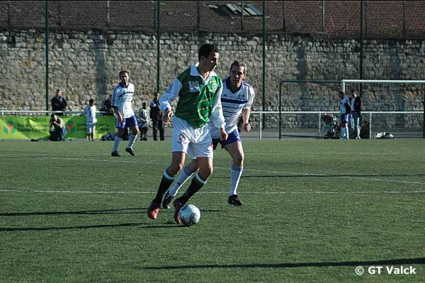 La semaine dernire, les Anciens du Red Star, en action,  Joliot Curie, ici Nacer Bouiche, demain les 13 ans, lavenir du club.