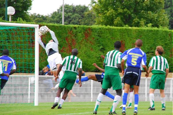 Arrt de Xavier Pinoteau, lors du match de prparation  Moissy-Cramayel