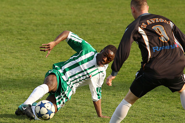 Guimba Macalou face  lavant centre dAvion, Arnaud Desprs  Jacques Martin