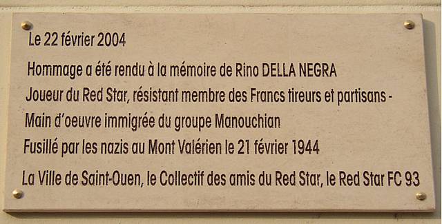 La plaque dpose  lentre du stade Bauer