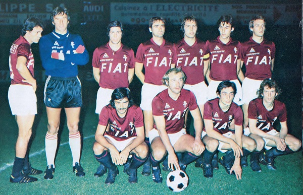 Metz (saison 1976-77)<br>Debou : Curioni, Rey, Coustillet, Hausknecht, Muller, Battiston, Zdun<br>Accroupis : Perignon, Braun, Zenier, Dehon  collection Grard Valck