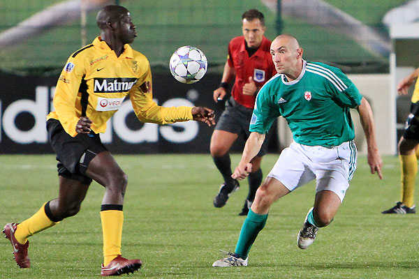 Samuel Allegro, le seul rescap du match aller de la saison dernire  Bauer, devant Queilly  Jacques Martin