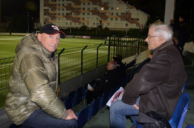 Quelques anciens joueurs du Red Star taient vendredi  Bauer, dont Marcel Dantheny  ( gauche), ici en compagnie de Grard, le papa de Jacques Martin  Grard Valck