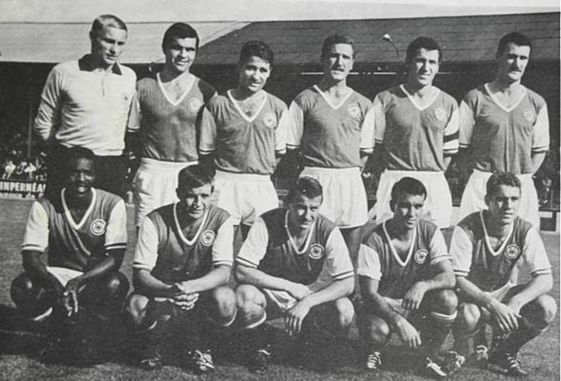 Red Star, saison 1964-1965
Debout : Dantheny, Poirier, Novarro, Simon, Manzano, Jecker
Accroupis : Robinet, Oriot, Groschulski, Pérez, Moy