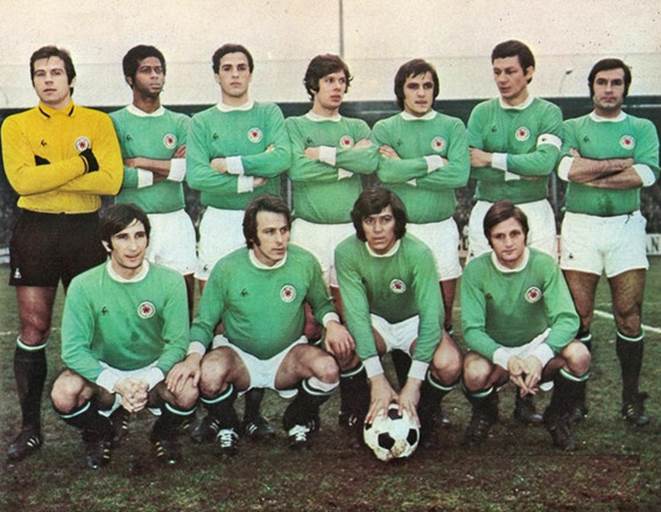 Red Star (71-72) .
Debout : Laudu, Guillolet, Orlanducci, Ahache, Garrigues, Monin, Mouilleron
Accroupis : Garcia, Gondet, Gonzales, Houen